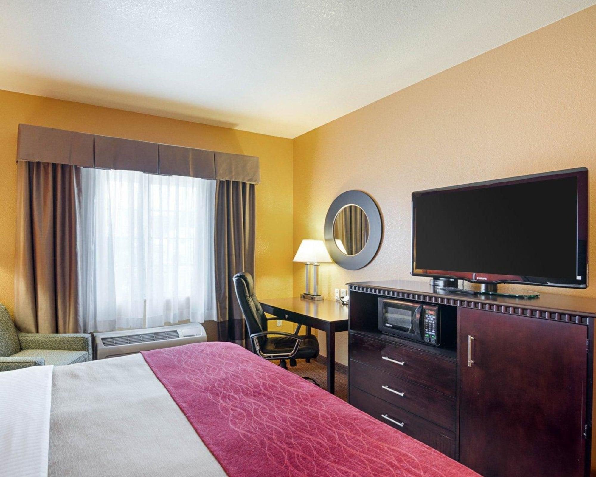 Comfort Inn & Suites Orange - Montpelier Exterior photo