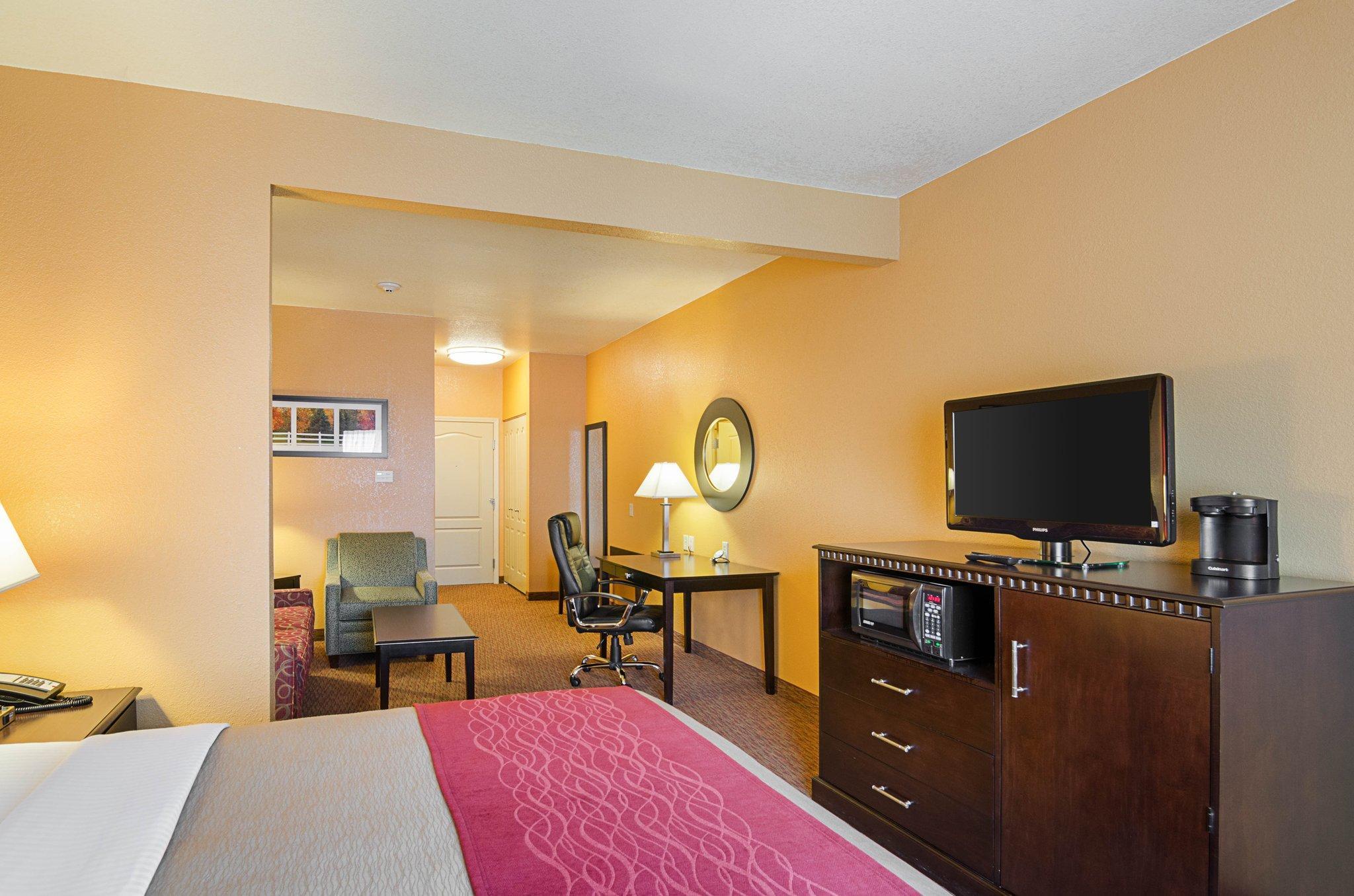 Comfort Inn & Suites Orange - Montpelier Exterior photo