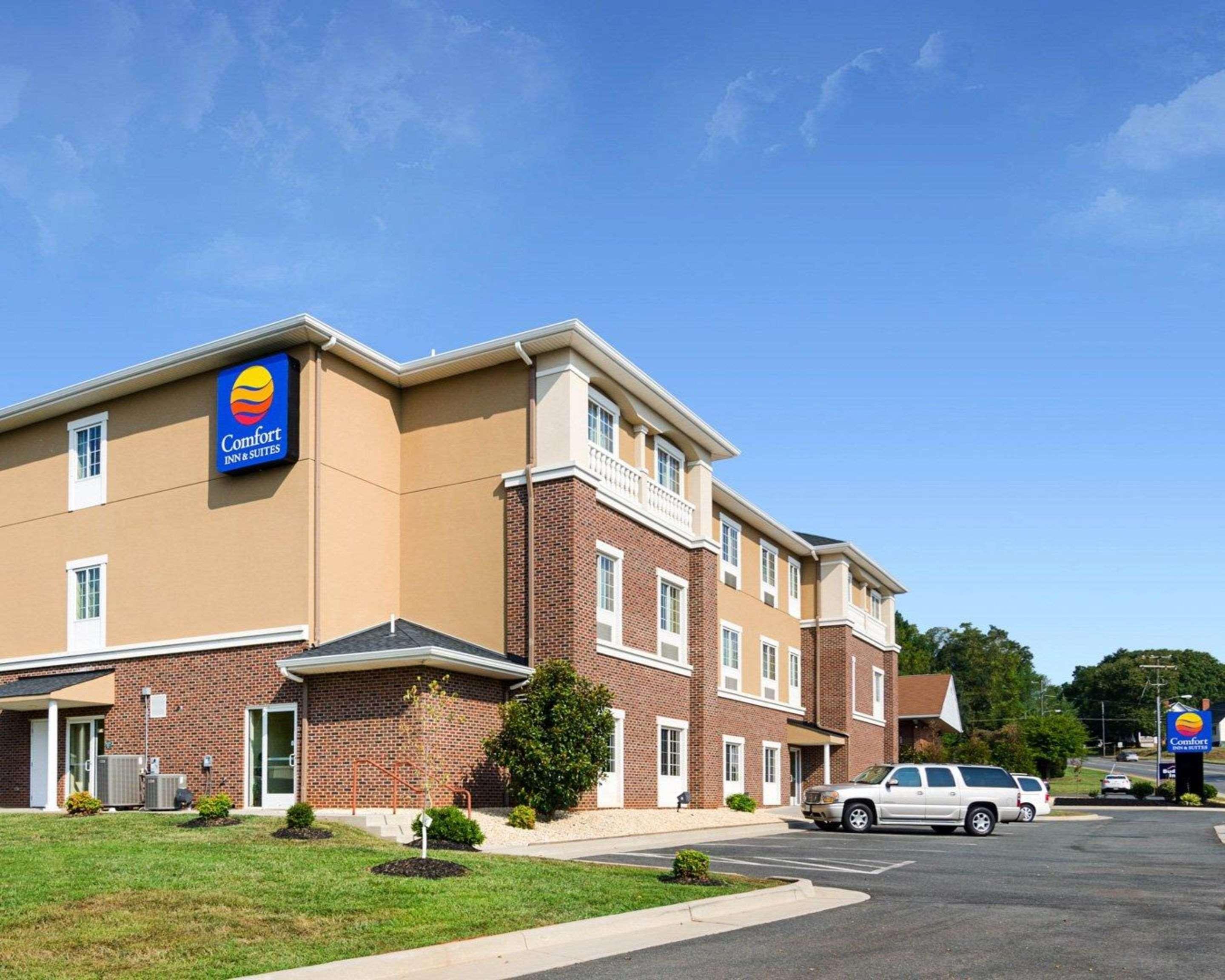 Comfort Inn & Suites Orange - Montpelier Exterior photo