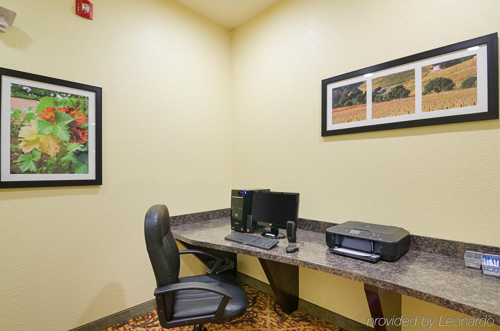 Comfort Inn & Suites Orange - Montpelier Exterior photo